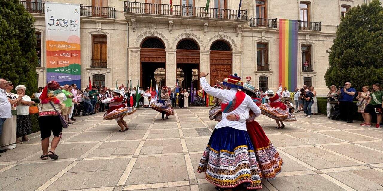 Festival Internacional Folk del Mundo en Alcaudete inicia con folclore de tres continentes