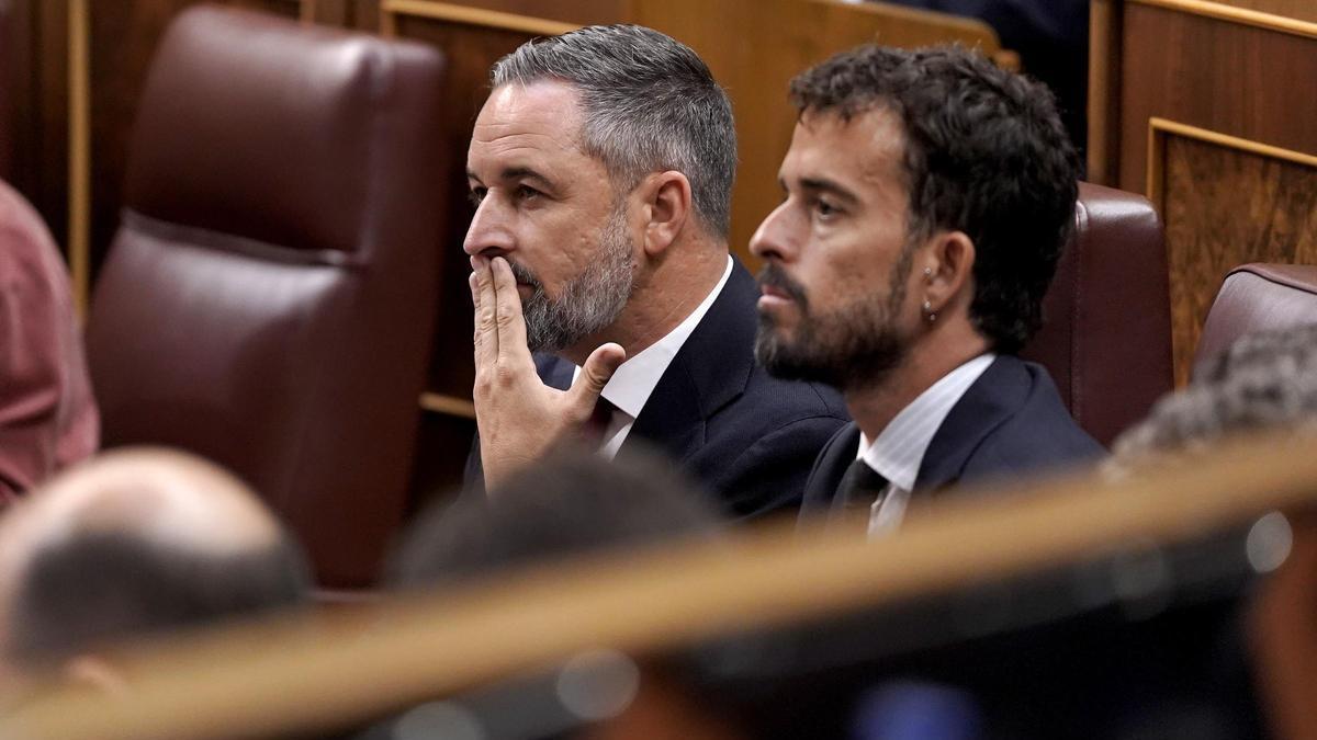 Abascal finaliza curso de Vox resistiendo críticas y gobernando con el PP