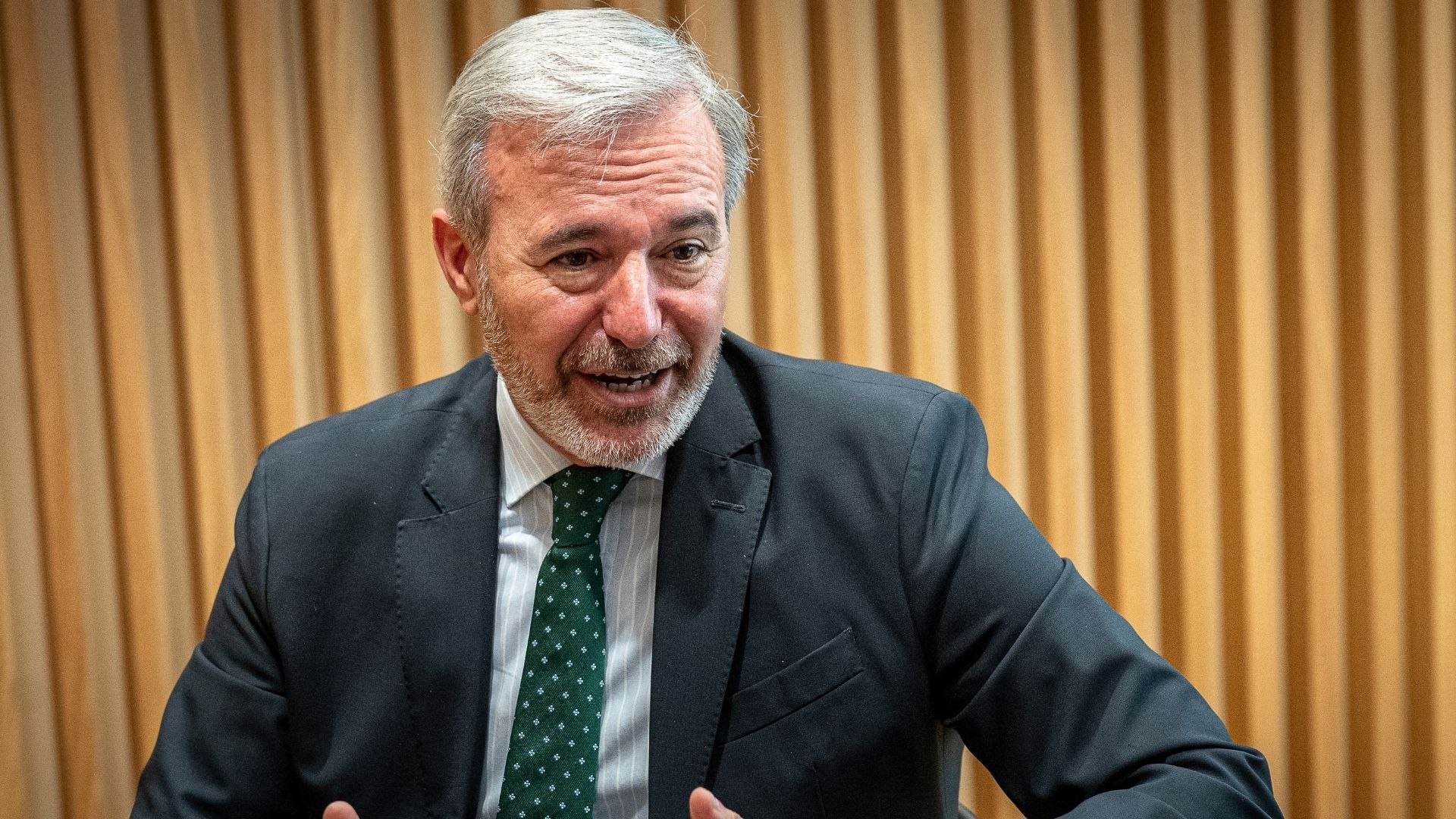 Jorge Azcón anuncia rebaja de un punto en IRPF para ingresos bajo 52,500 euros