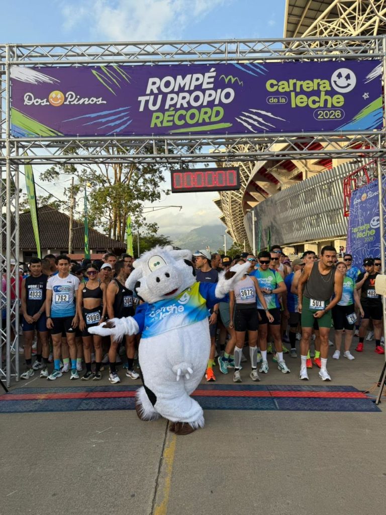 Carrera de la Leche reunió a 5,000 personas y donará 44 mil vasos de leche