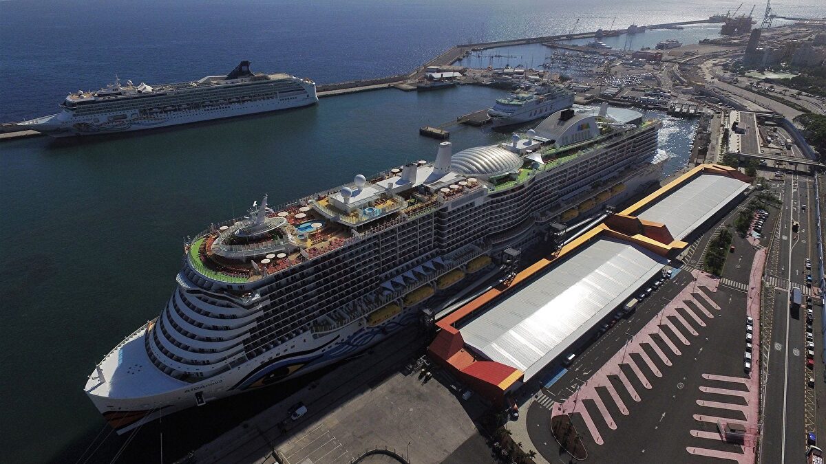 El turismo de cruceros se desploma un 30%