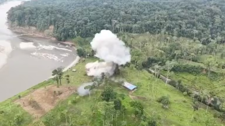 65 menores han muerto en bombardeos durante gobierno de Petro, según Medicina Legal