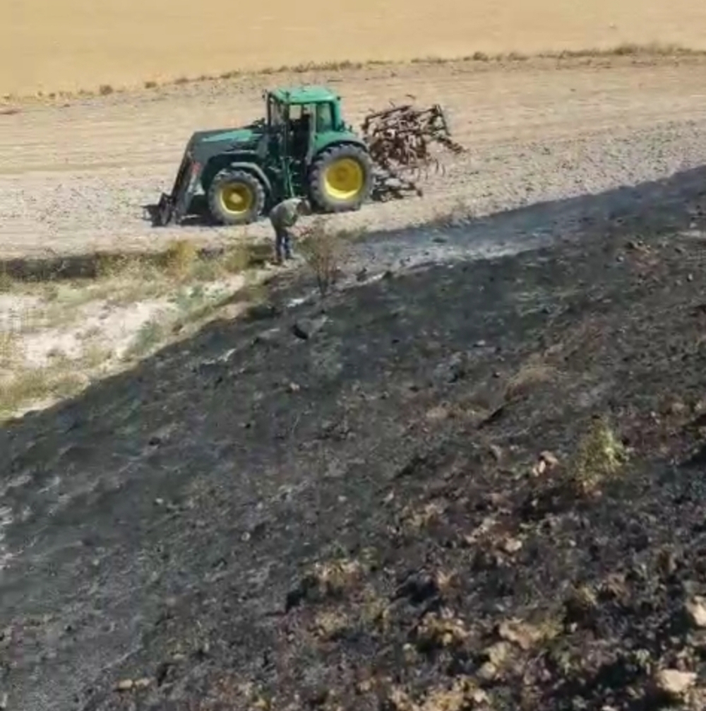 Agricultores controlan incendio en Olmillos de Sasamón