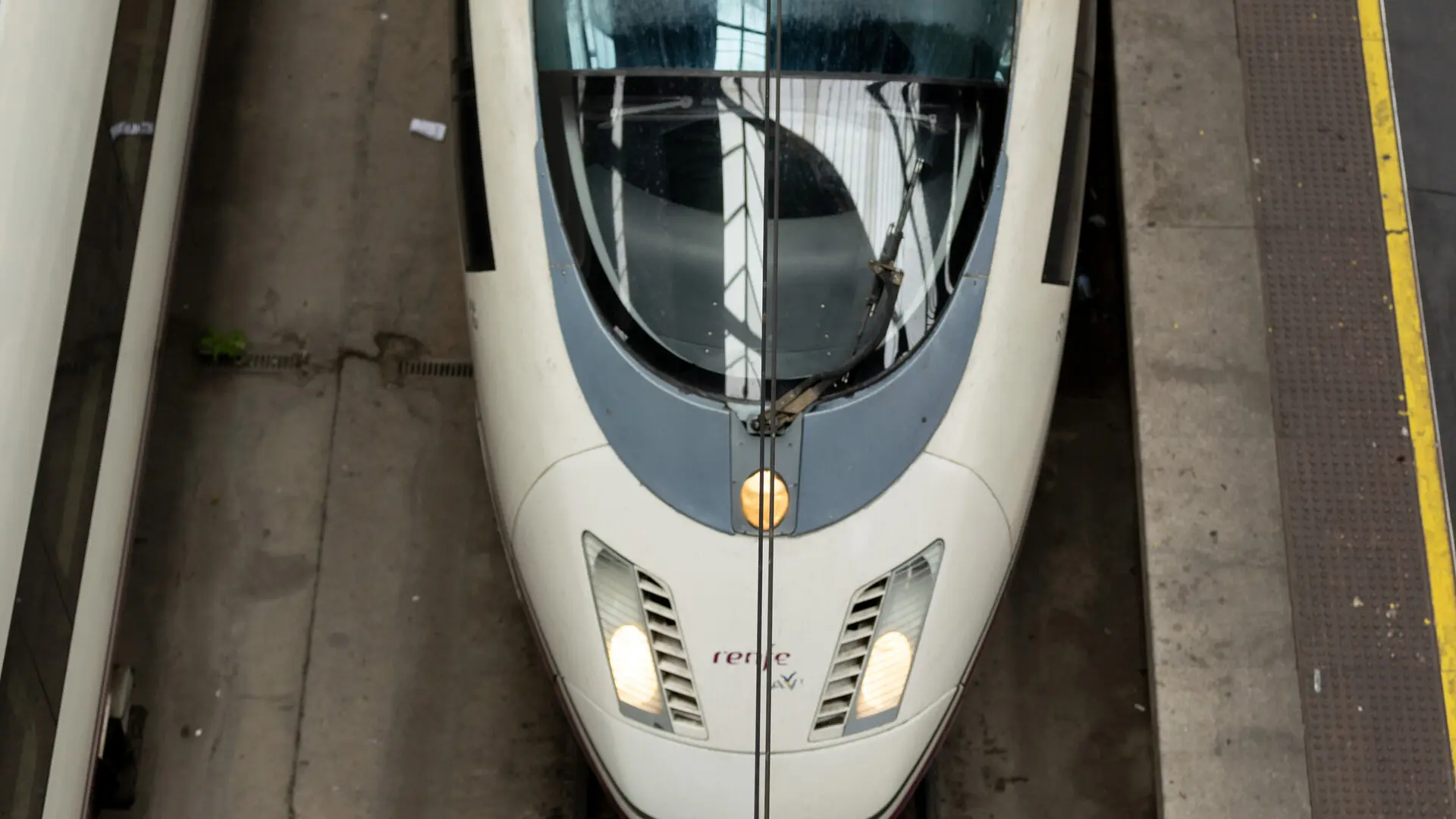 Avería eléctrica causa retrasos en trenes de Alta Velocidad en Atocha