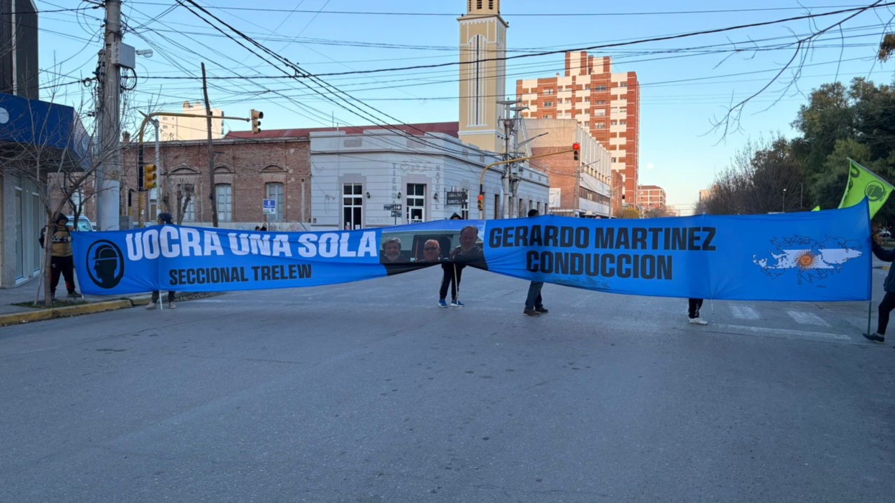 Obreros de UOCRA Trelew piden empleo en lugar de ayuda alimentaria
