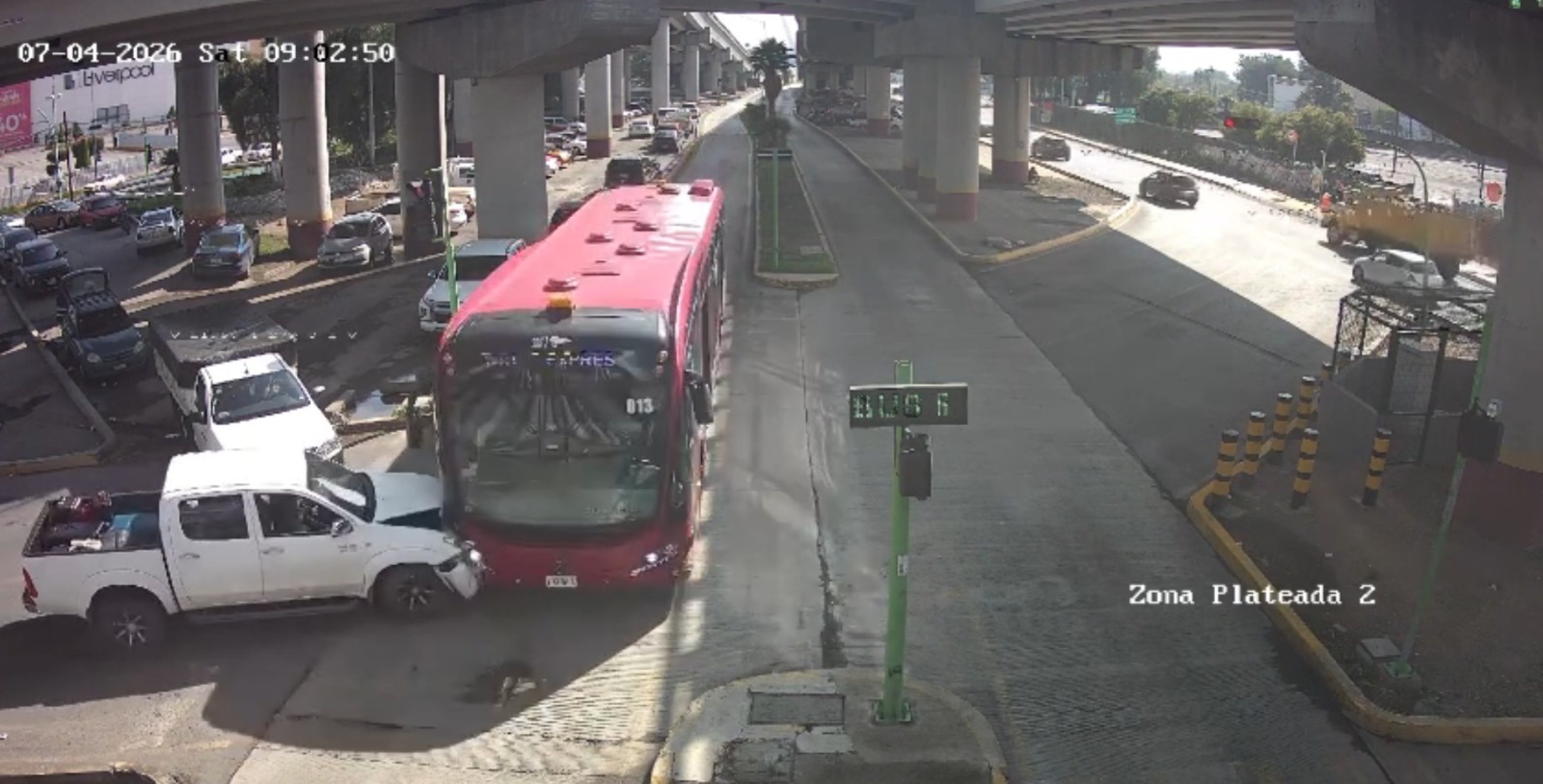 Sistema de Transporte Metropolitano reporta accidente con tres pasajeros lesionados