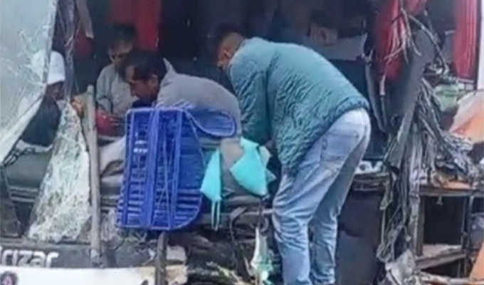 Choque frontal en Pasco deja un muerto y dos heridos graves