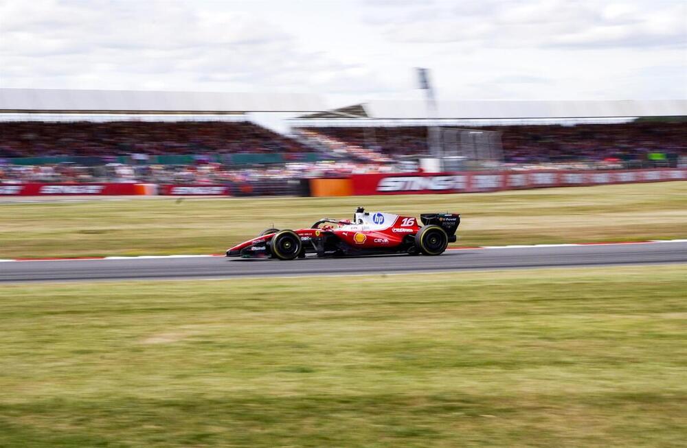 Leclerc debuta en el caos final de Silverstone