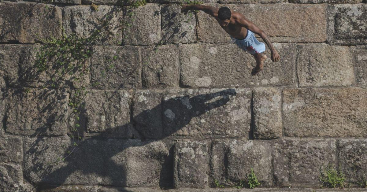 El salto desde el Puente Romano al Miño, un coste de hasta 600 euros