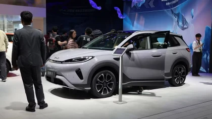 China finalizará ayudas a coches enchufables con cuota de mercado del 62,9%