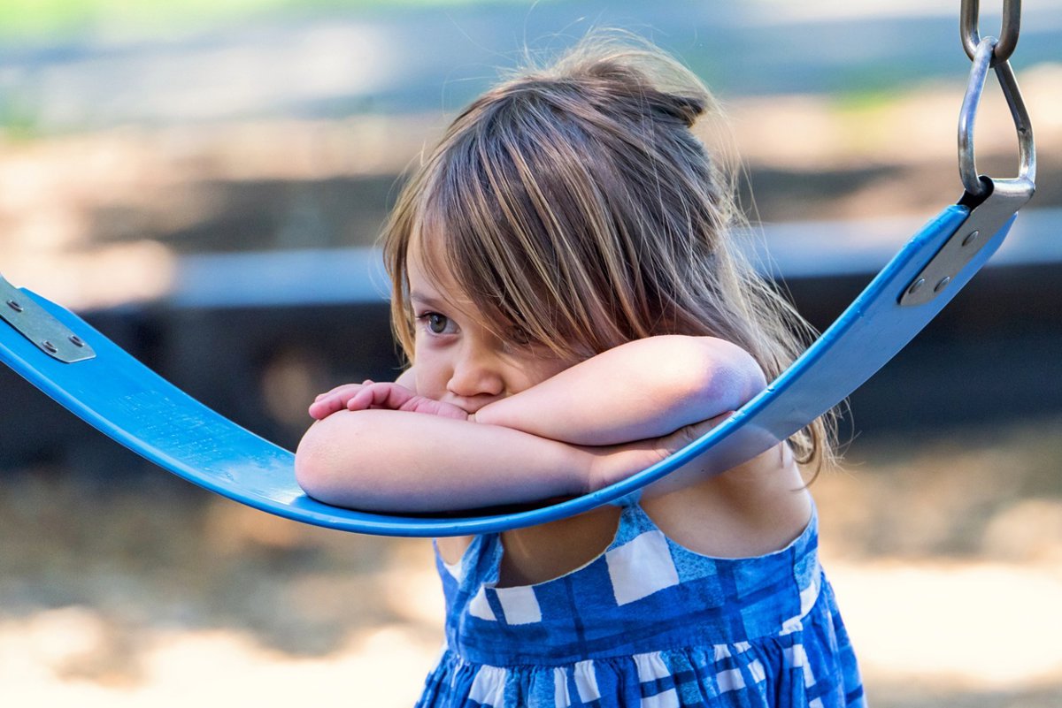 Estudio cuestiona diagnóstico de autismo, TDAH y dislexia en niños