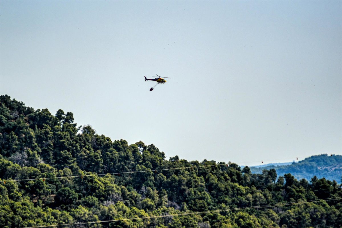 Bomberos estabilizan incendios en Navarcles y Guimerà