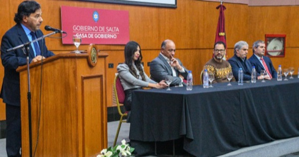 Créditos para turismo y comercio y alivio financiero para estatales