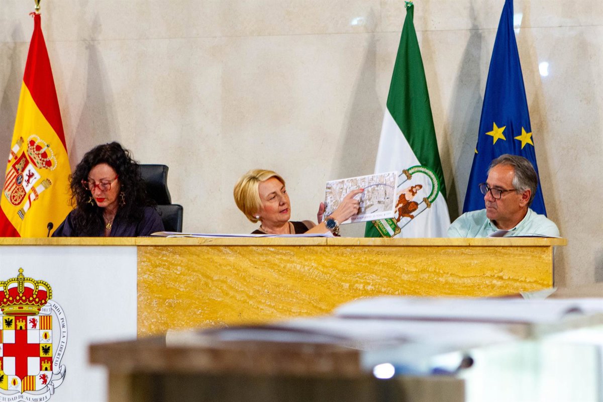 Ayuntamiento de Almería estima en 25 millones el desdoblamiento de la vía a El Toyo y lo pospone