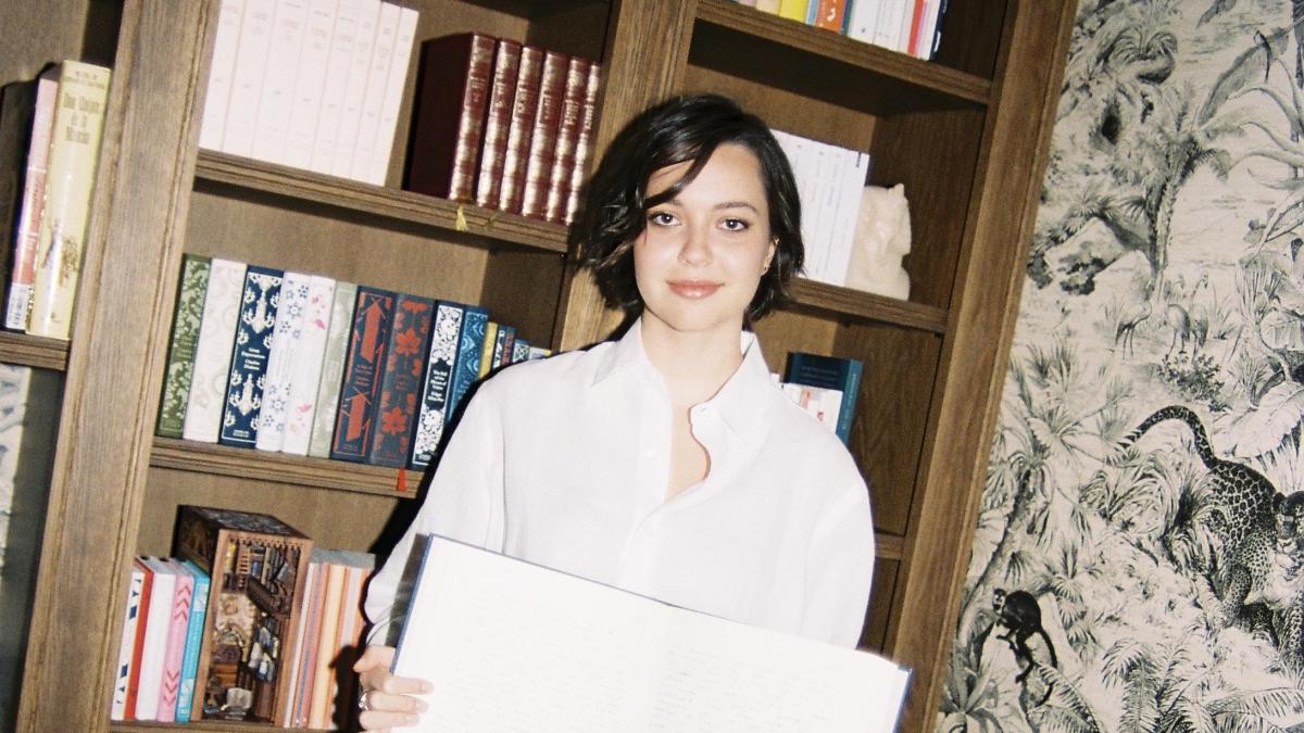 Alejandra Cortina Cué destaca lo sensorial en la poesía