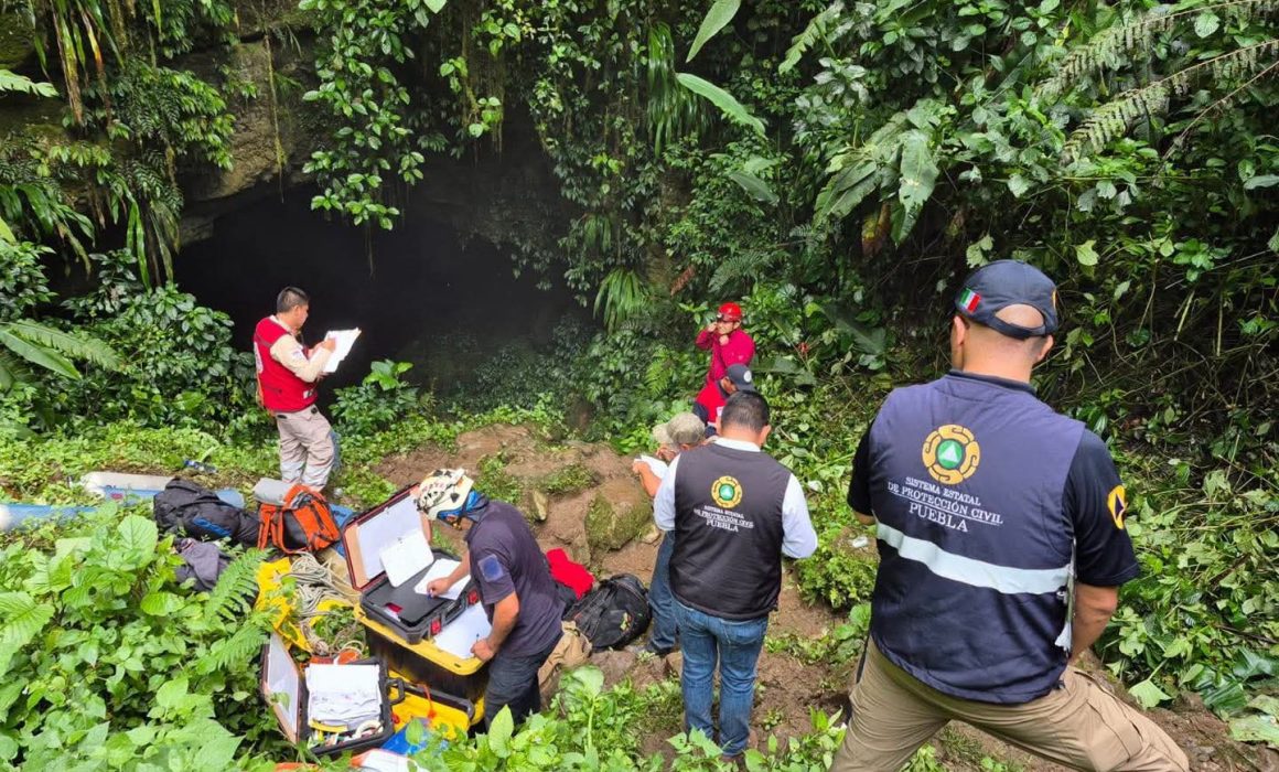 Hallan último cuerpo en gruta de Chichicazapan; inicia extracción