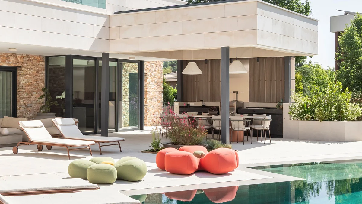 Casa en Madrid con piscina y jardín similar a segunda residencia