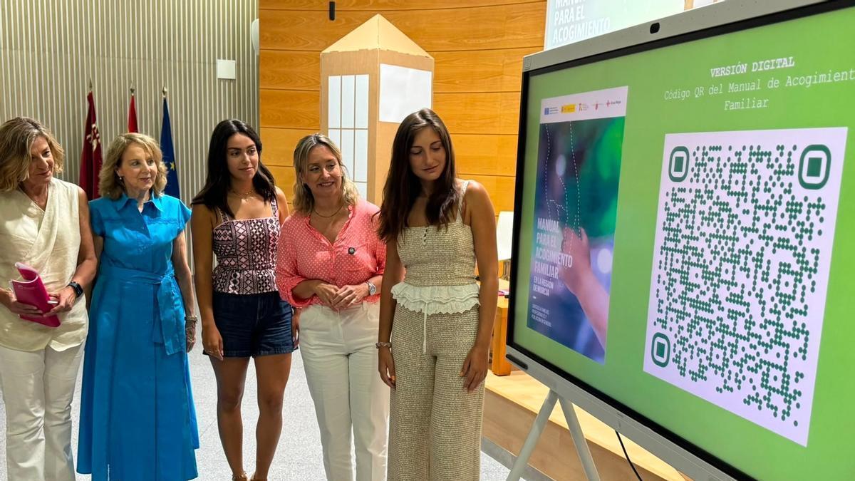 Política Social busca familias de acogida para 46 menores