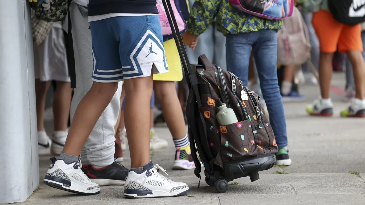 Denuncian coacciones a alumno de 11 años para prácticas sexuales en A Mariña
