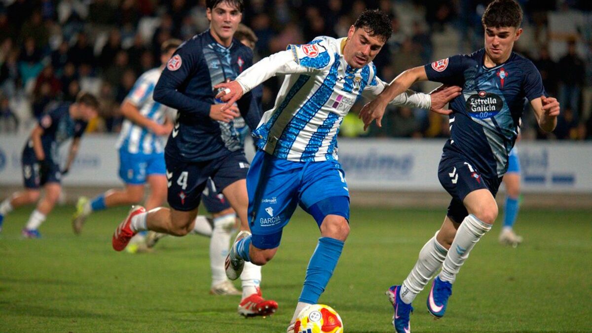 Arturo Molina refuerza el centro del campo de la Ponferradina