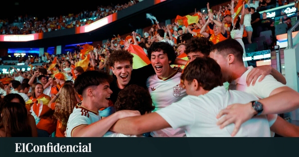 Iniesta repite ritual de 2010 en campaña de Cervezas Victoria antes de la final