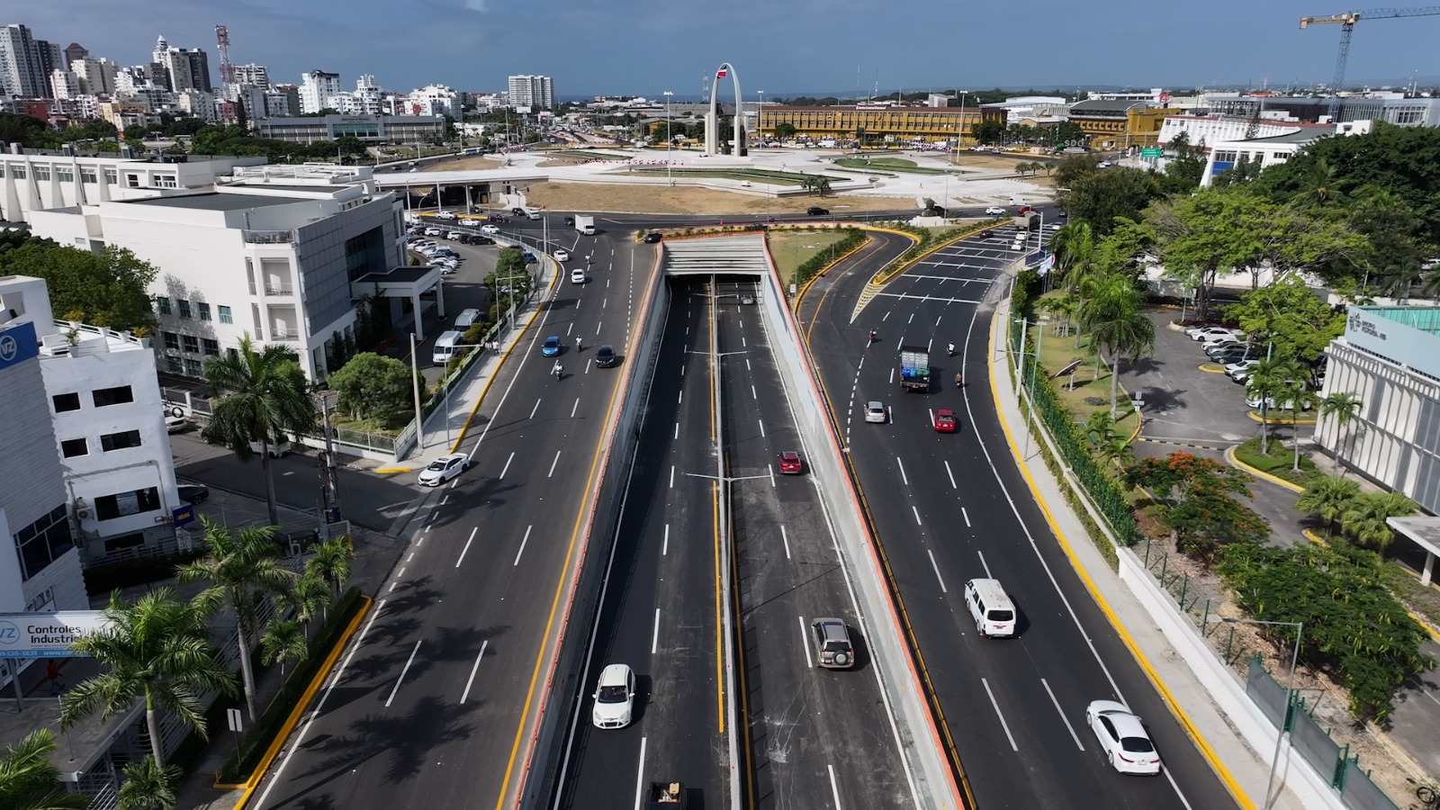 Nuevo túnel en Plaza de la Bandera mejora movilidad en primer día