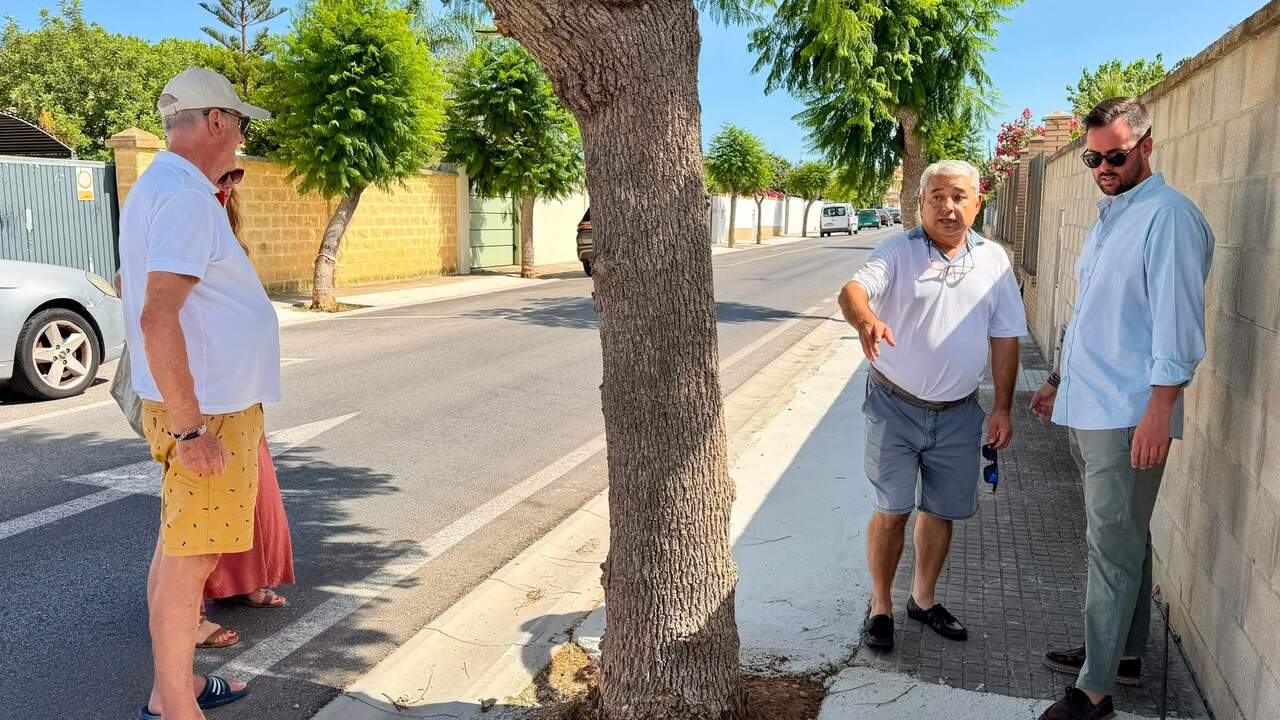 Visita a Cuatro Pinos para supervisar obras en ejecución