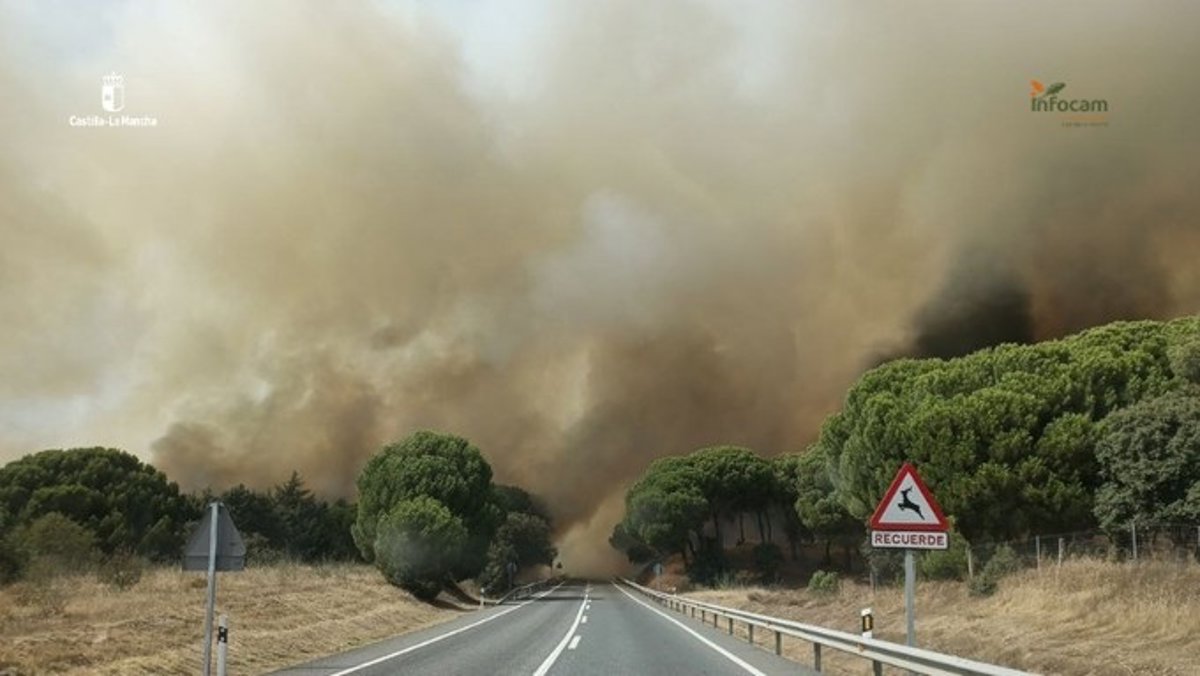 Incendio en Almorox en nivel 2 obliga a evacuar y confinar urbanizaciones
