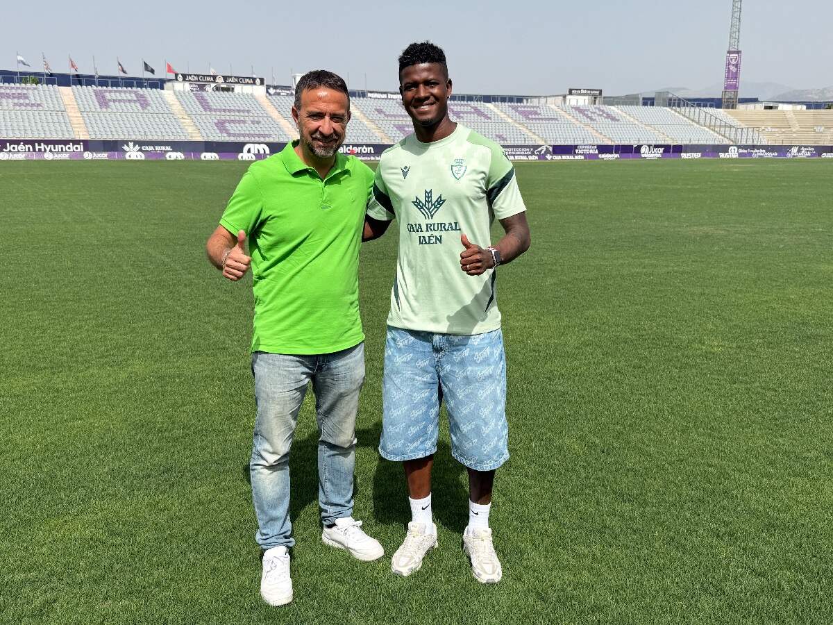 Real Jaén prueba al futbolista internacional Washington Corozo