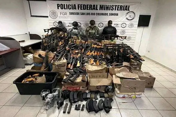 Aseguran bodega del Cártel de Sinaloa con 272 mil cartuchos