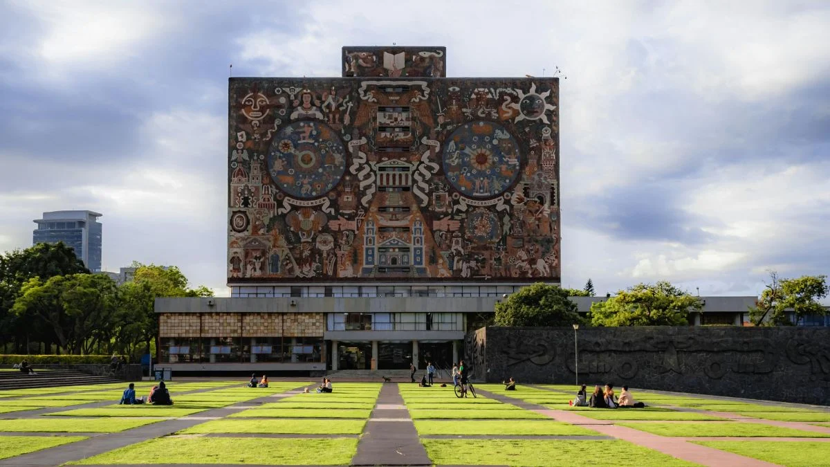 UNAM suspende inscripciones a licenciatura 2026 tras polémica examen de admisión