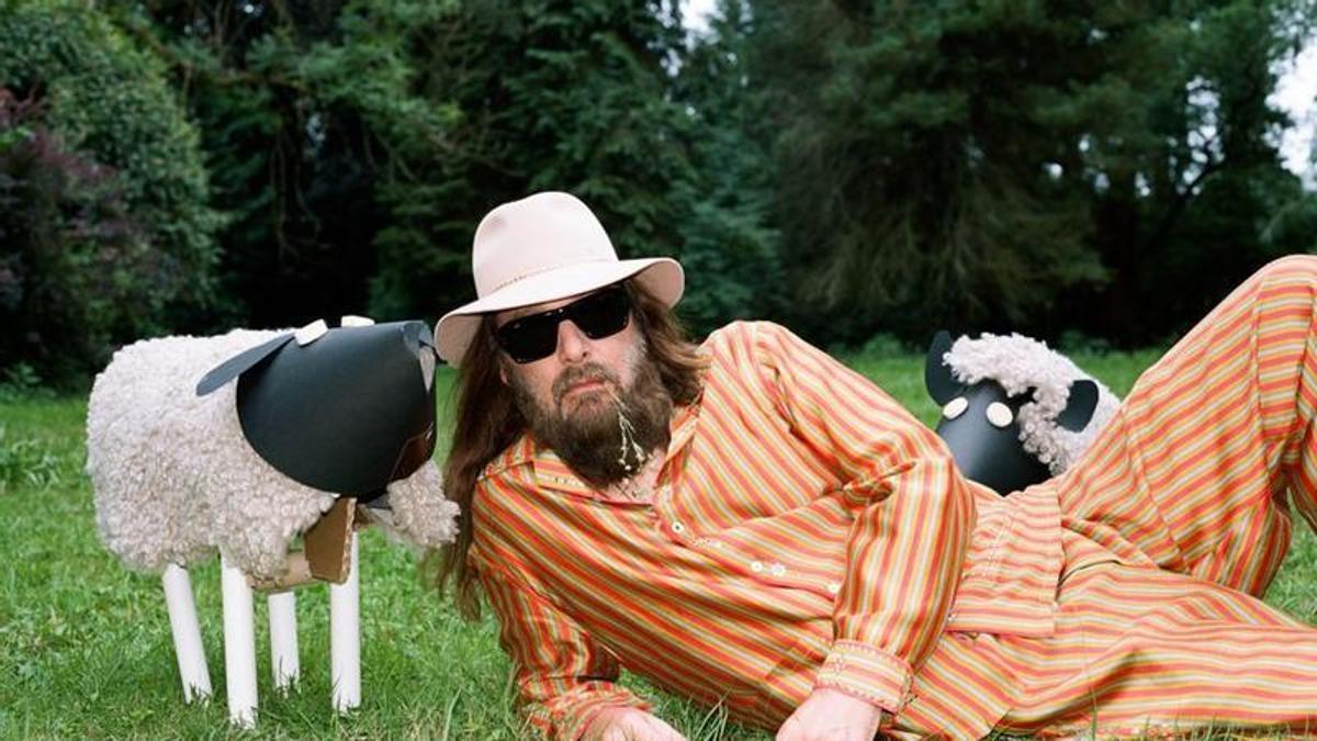 Sébastien Tellier aspira a ser el Dalí de la música