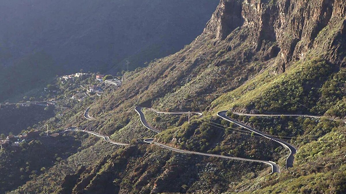 Tenerife restringirá acceso turístico a Teno durante alertas por incendios