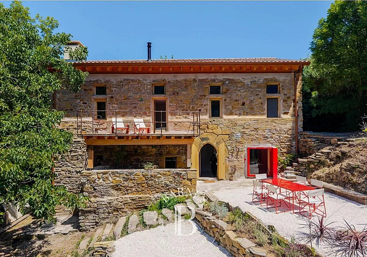 Caserío centenario en Getaria a la venta por 1.5 millones