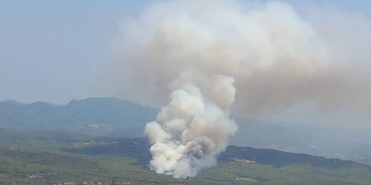Incendios forestales en Masllorenç, Os de Civís y Canyelles estabilizados