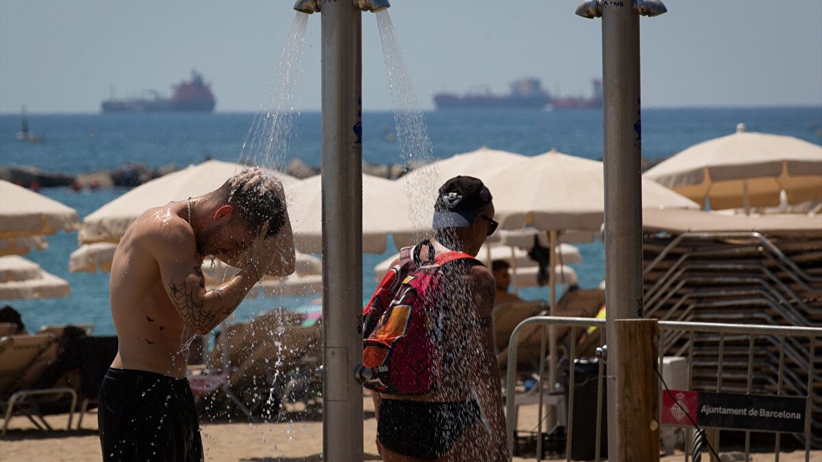 Multas por usar jabón en duchas de playa pueden llegar a 750 euros