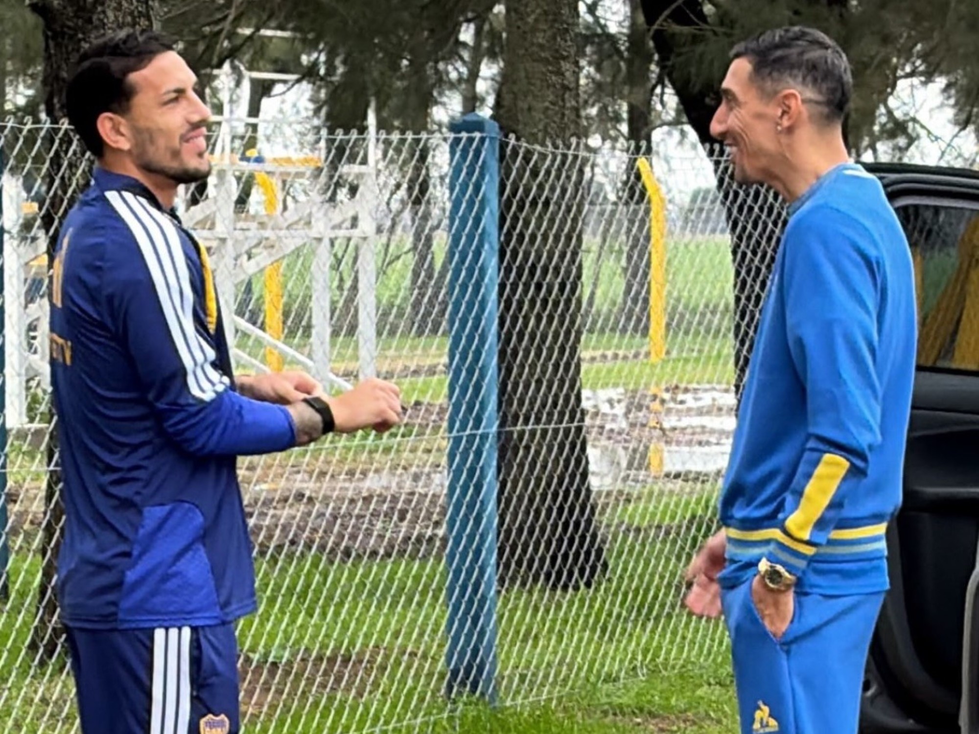 Leandro Paredes y Ángel Di María se reencuentran en Rosario