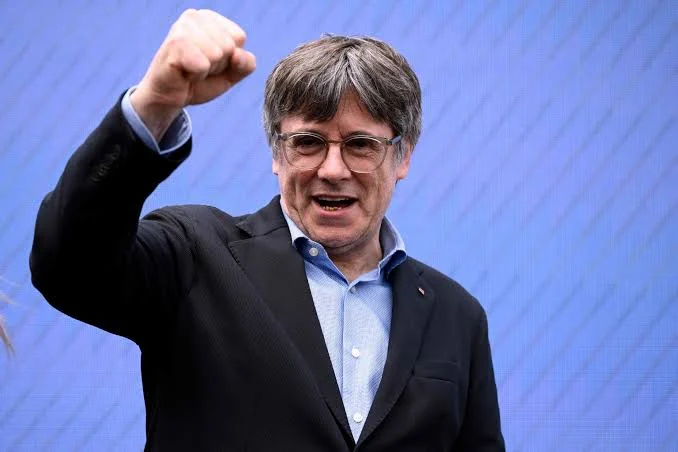 Puigdemont planea retorno para el 11-S y condiciona legislatura de Sánchez