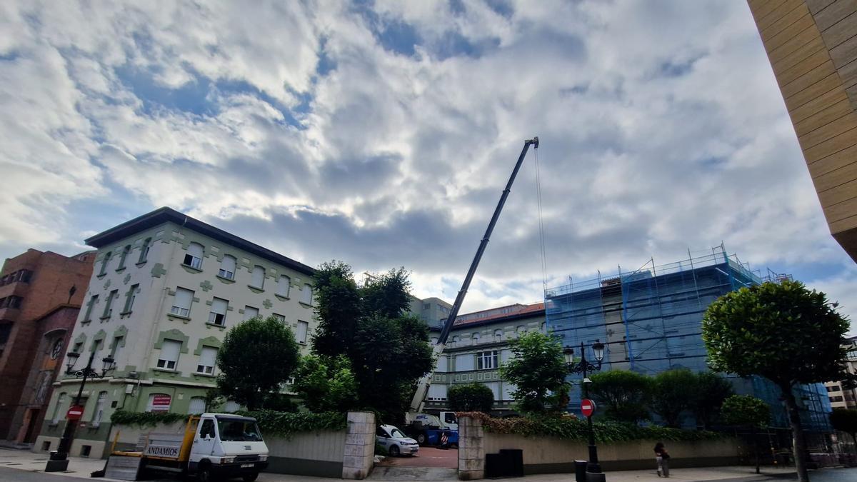 Colegio de Oviedo realiza obra durante vacaciones escolares