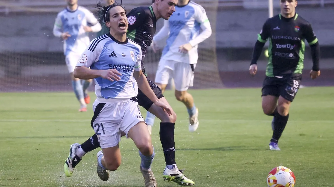 El Compostela finaliza plantilla y presupuesto