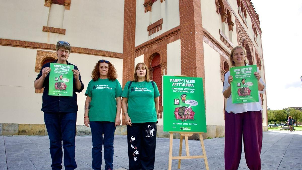 Manifestación antitaurina en Gijón contra feria de Begoña