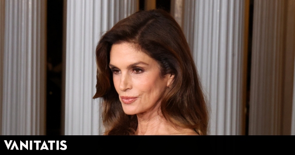 Colirio usado por Cindy Crawford para evitar párpados caídos