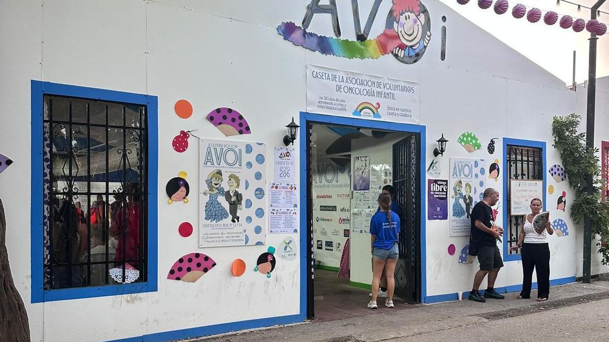 Caseta solidaria de AVOI en Feria de Málaga busca llevar a 80 niños con cáncer al Camino de Santiago
