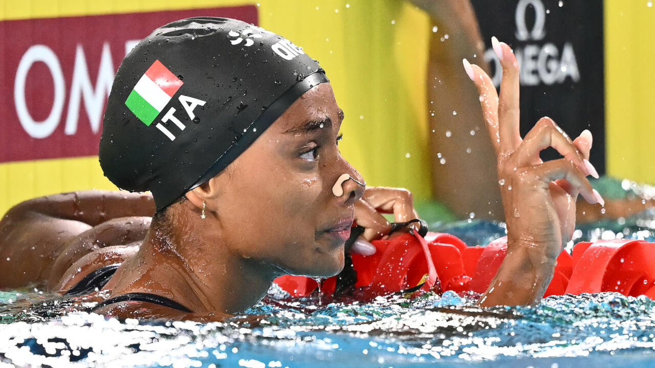Sara Curtis bate récord mundial de 50 m espalda