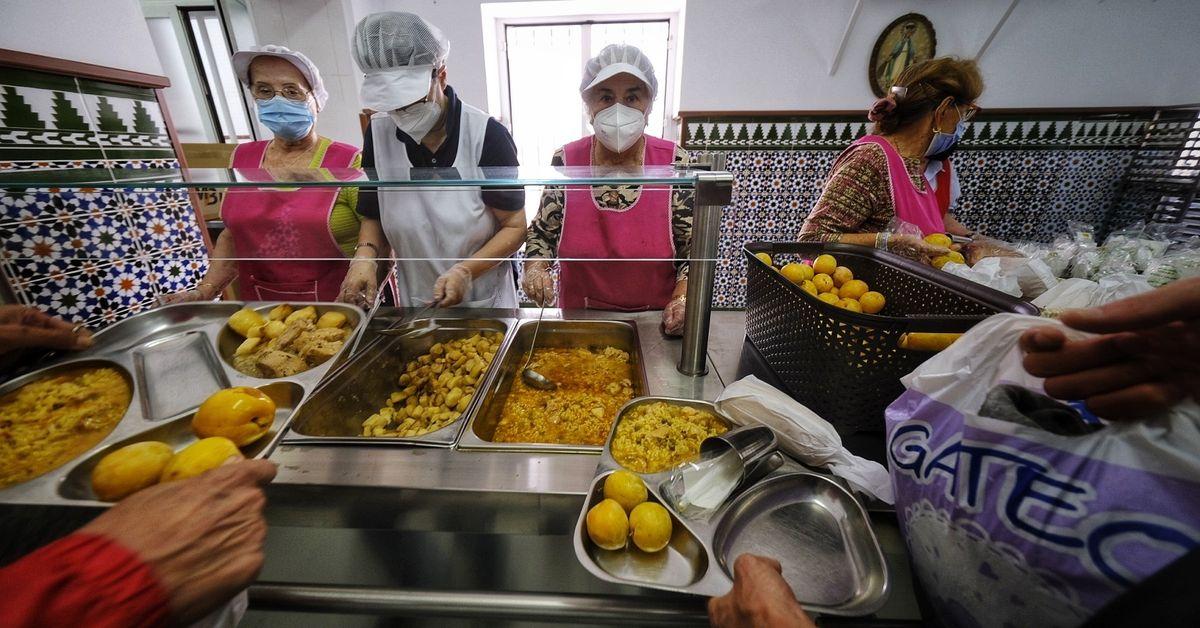 Comedor benéfico de María Arteaga duplica usuarios en julio