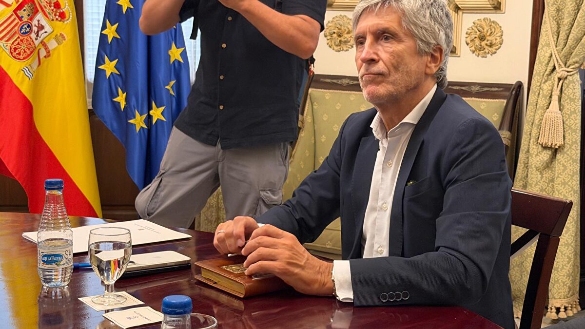 Críticas a Marlaska por gestión en expulsión de menas en Ceuta