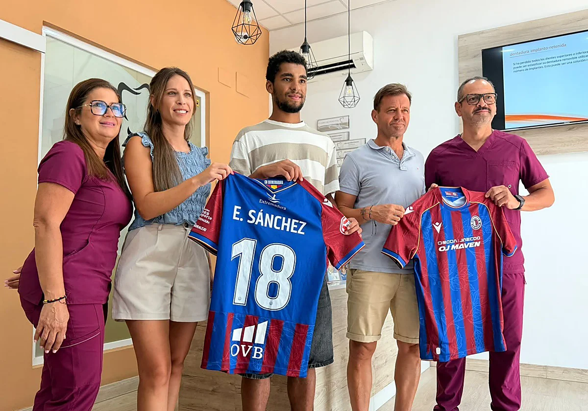 Edu Sánchez espera debutar con el Barcelona en Francisco de la Hera