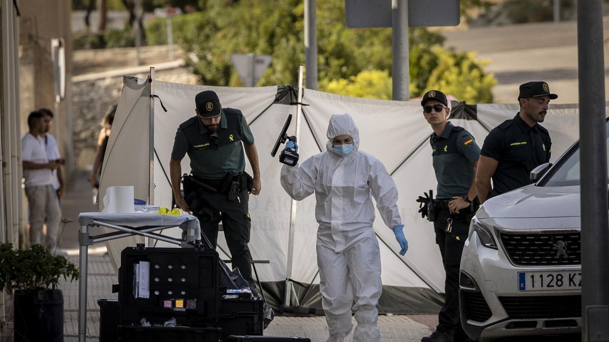 Guardia Civil detiene a hija y pareja tras doble crimen en Tauste