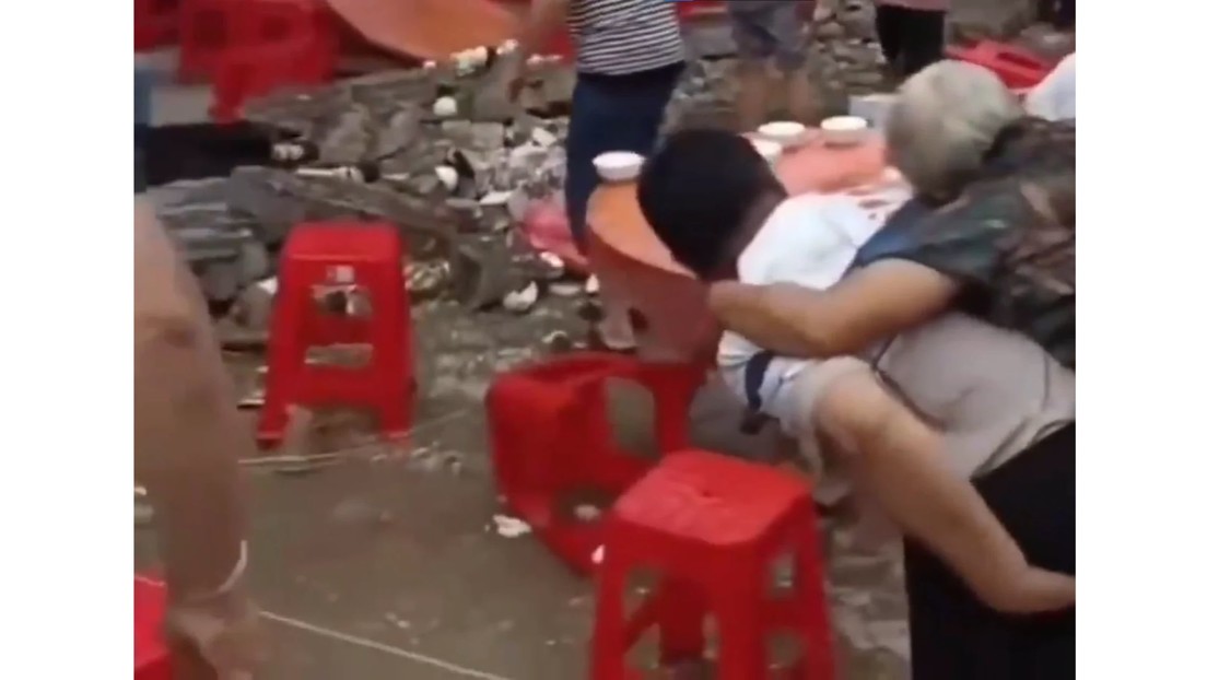 Pared se desploma en fiesta de graduación con víctimas mortales