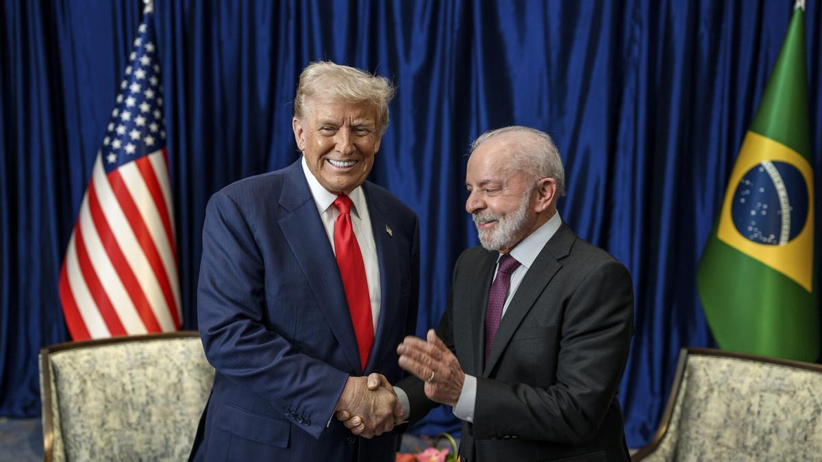 El presidente de Brasil critica los últimos aranceles de EEUU durante una llamada telefónica con Trump